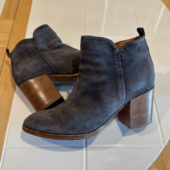 Alberto Fermani Italian Suede Zip Up Heeled Booties Size 38/7 USA - Picture 8 of 12